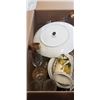 Image 2 : BOX OF VARIOUS HOME DECOR