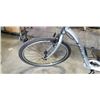 Image 3 : TREK ALUMINUM FRAME BIKE