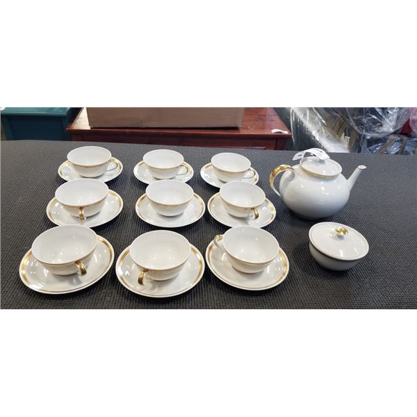 RICHARD GINON CHINA SET WITH 9 CUPS AND SAUCERS, TEAPOT AND LIDDED DISH