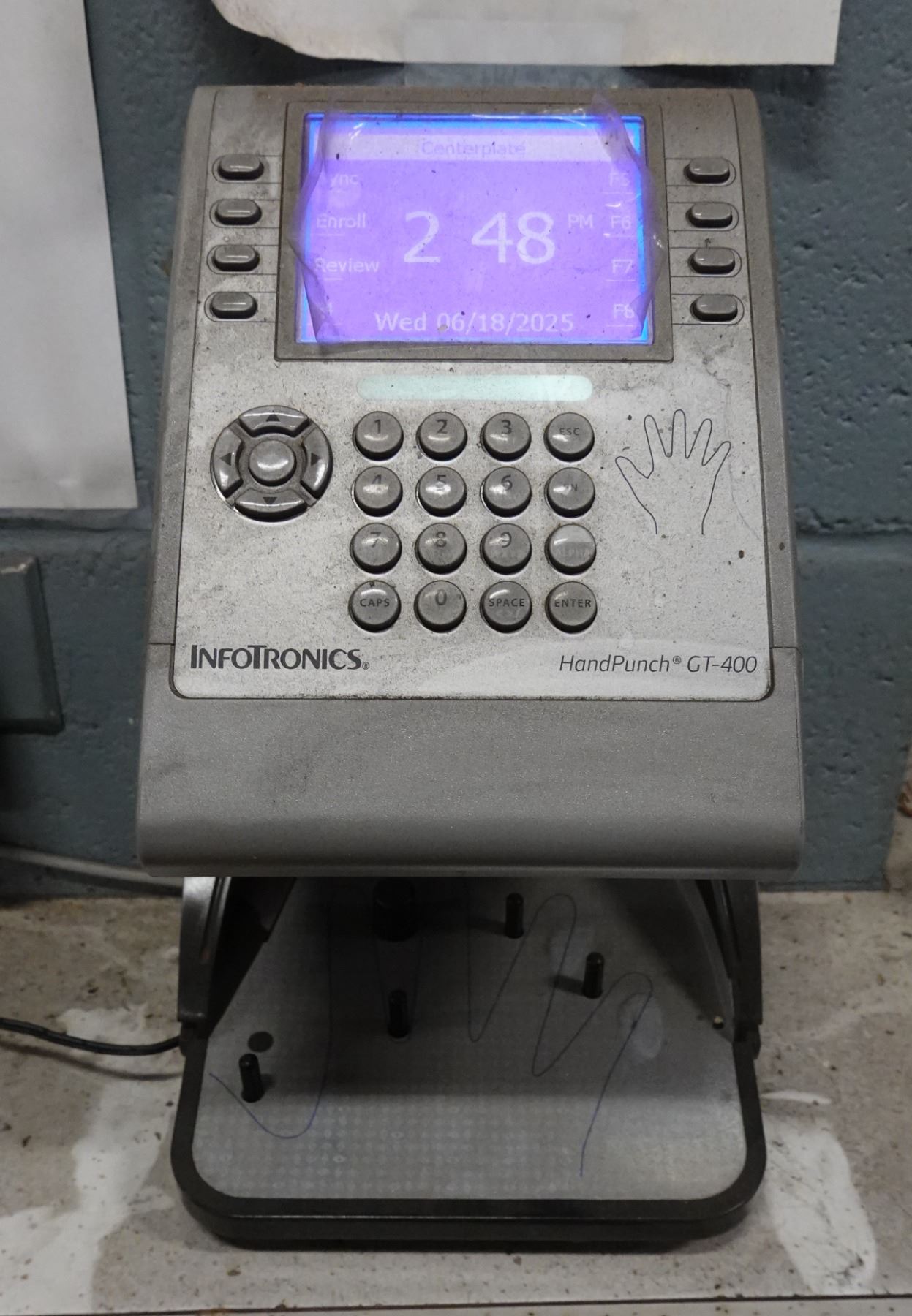 InfoTronics HandPunch GT-400 Time Clock