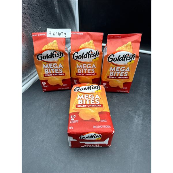Goldfish Mega Bites Sharp Cheddar Baked Snack Crackers 4 x 167g