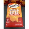 Image 2 : Goldfish Mega Bites Sharp Cheddar Baked Snack Crackers 4 x 167g
