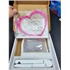 Image 2 : LED Note Board with Colors, Light-Up Acrylic Message Dry Erase Board with Adjustable Stand and 7 Pen