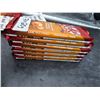 Image 2 : Nestle KitKat Caramel Crisp Chocolate Bars, 7 x 120g