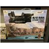 Image 2 : R/C Rail Steam Train 2.4GHz Set With Engine, Cars, and Controller