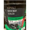 Image 2 : Resisto Asphalt Driveway Sealer, Asphalt Emulsion, 17 L (4.5 gal), Coverage 200-400 sq ft