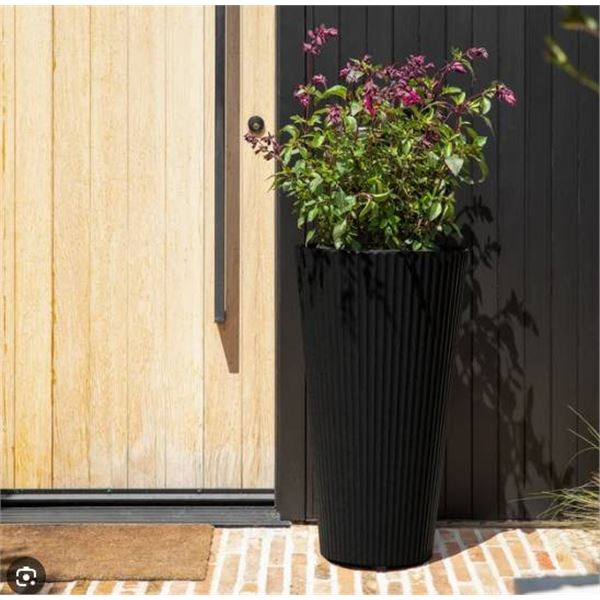 Veradek Outdoor Planter with Insert Shelf, Black