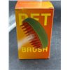 Image 1 : Pet Brush Spray Massage Comb in Green/Red