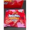 Image 2 : Twizzlers Gummies Strawberry King Size 12 x 90g