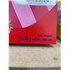 Image 2 : Twizzlers Gummies Strawberry 12 x 90 g Candy