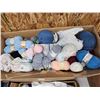 Image 1 : Yarn Skeins and Balls in Various Colors and Styles