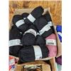 Image 1 : Black and Pink DIVO Acrylic Yarn Skeins