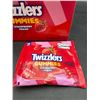Image 2 : Twizzlers Gummies Strawberry Fraise 12 x 90 g, King Size