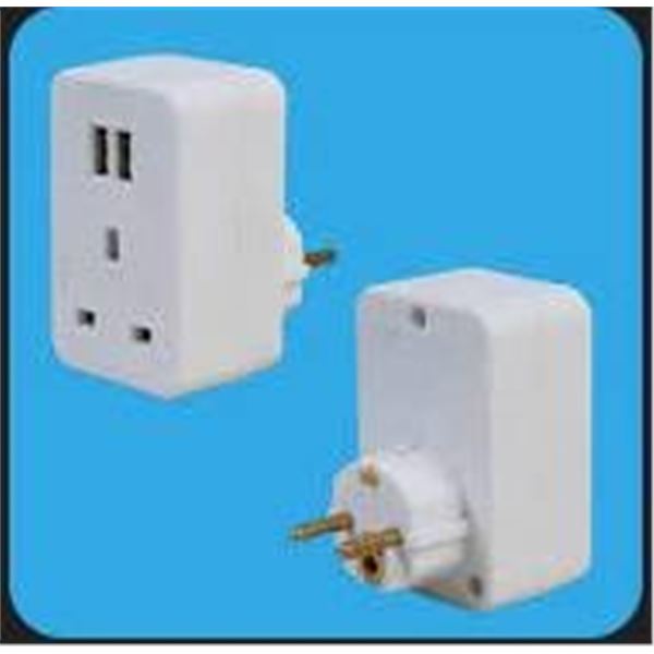 Tessan TS-AP2U-UK Travel Adapter With USB Output