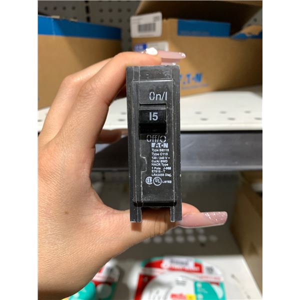 Eaton BR115 Plug-In Circuit Breaker, Single Pole, 15 Amps, 120/240VAC - Foto 3