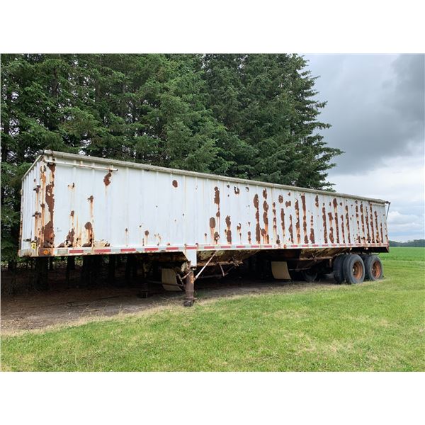 (Lots 808, 809 & 810 are a Group Lot) 1993 2 Comp., 38ft. Tandem Axle Grain Trailer, 11Rx22.5 Tires
