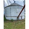 Image 1 : Round Wood Grain Bin on Concrete c/w auger system. Grain Bins to be Removed by Oct 1st. PH Jovi (780