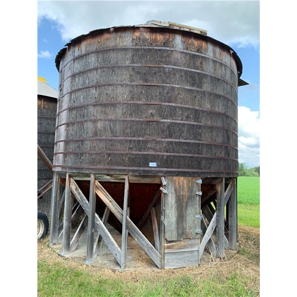 Wood Hopper Bottom. Grain Bins to be Removed by Oct 1st. PH Jovi (780) 675-4332