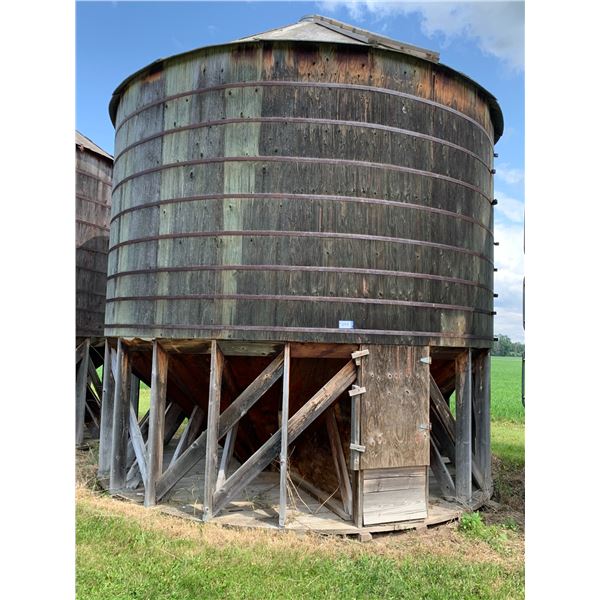 Wood Hopper Bottom. Grain Bins to be Removed by Oct 1st. PH Jovi (780) 675-4332