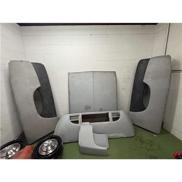 RESERVE LIFTED!! Superbird parts