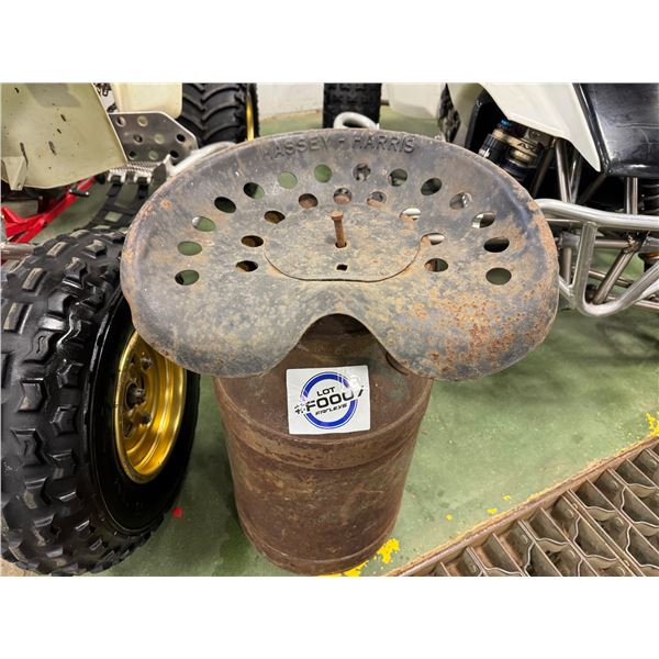 NO RESERVE Vintage stool
