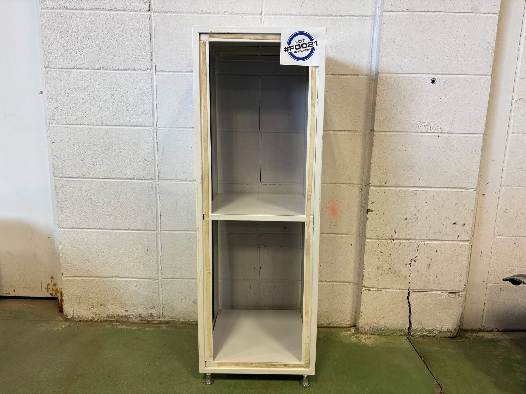 Goose Stand NO RESERVE Grey goose Stand