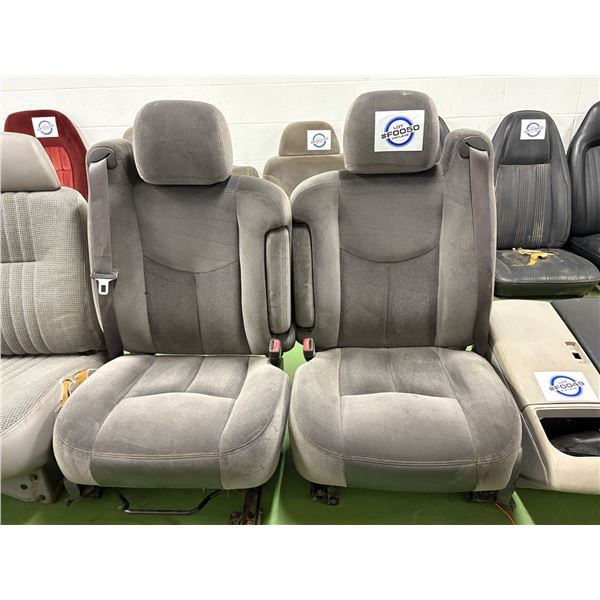 NO RESERVE 99-03 GM Bucket seats