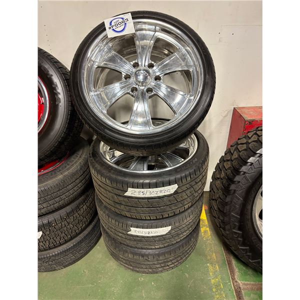 NO RESERVE Intro custom wheels w/ tires