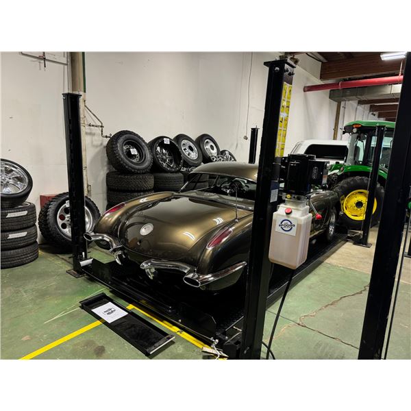 RESERVE LIFTED!! 4 Post Car Hoist