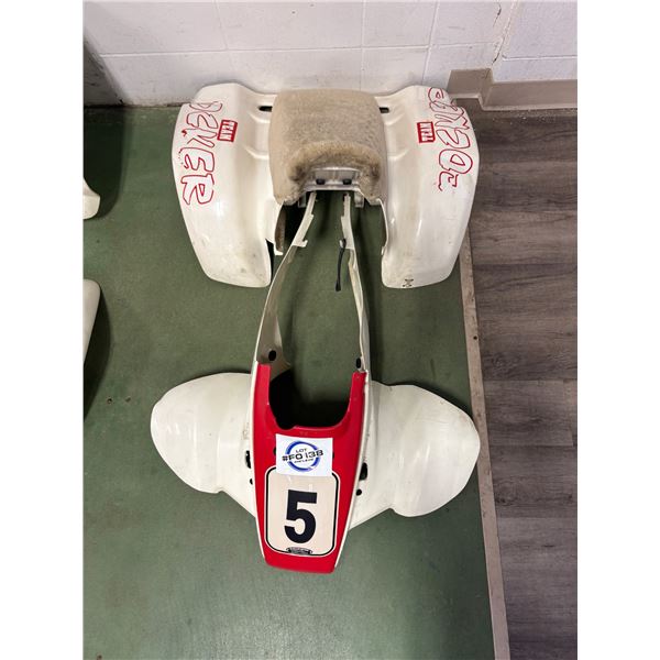 NO RESERVE Honda TRX 250R Plastics