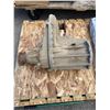 Image 1 : NO RESERVE 2011 F350 Transfer case