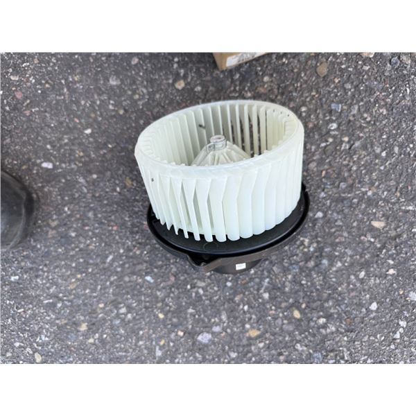 NO RESERVE 2003-2006 dodge cabin fan