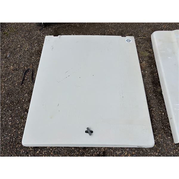 NO RESERVE 88-98 Short box Fleet side Hard Tonneau Cover