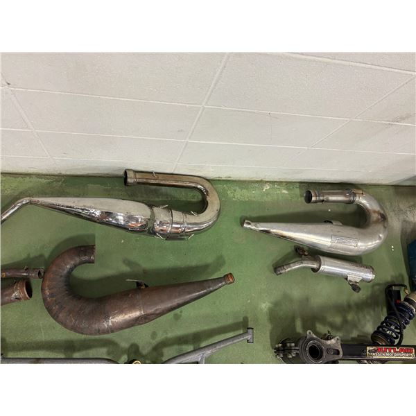 NO RESERVE Honda TRX 250R Misc exhaust parts