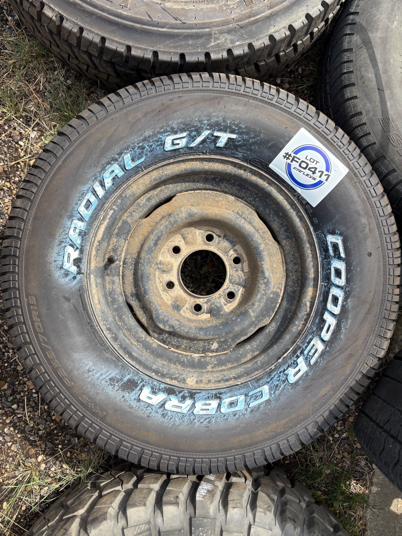 NO RESERVE Cooper Cobra Radial G/T 255/70R15 Tire w/ 6x5.5 Rim