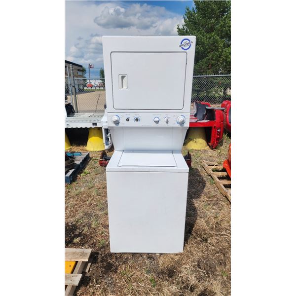NO RESERVE Standup Frigidaire Washer and Dryer
