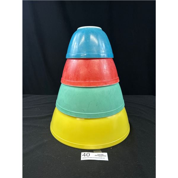 Lot of 4 Vintage Colourful Pyrex Bowls