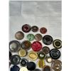 Image 4 : 30+ 1940s-50s Bakelite Buttons