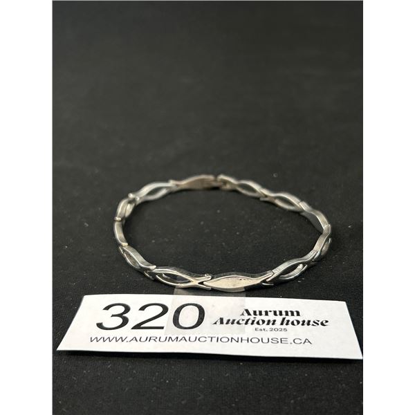 Unusual Fish Design Links Bracelet Marked Stainless Steel