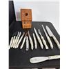 Image 2 : Cutco Knife Set
