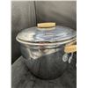 Image 2 : Champagne Flutes with Ice Bucket
