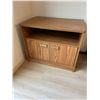 Image 1 : Palliser Furniture Entertainment Stand with Storage
