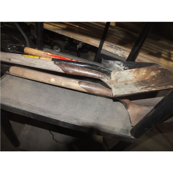 4 Small Shovels