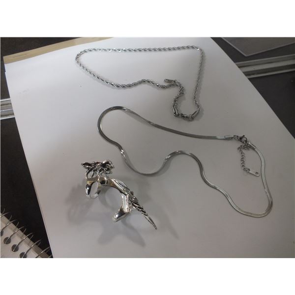 2 Necklaces & 1 Ring