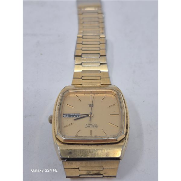 Seiko Quartz Men’s Watch – Citizen Back Engraving