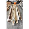 Image 2 : PALLET OF ASSORTED LENGTHS WOOD, TRIM & SIDING