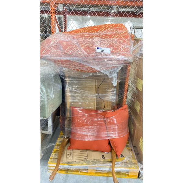 PALLET OF ASSORTED SHOW PROPS