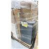 Image 2 : PALLET OF ASSORTED SHOW PROPS