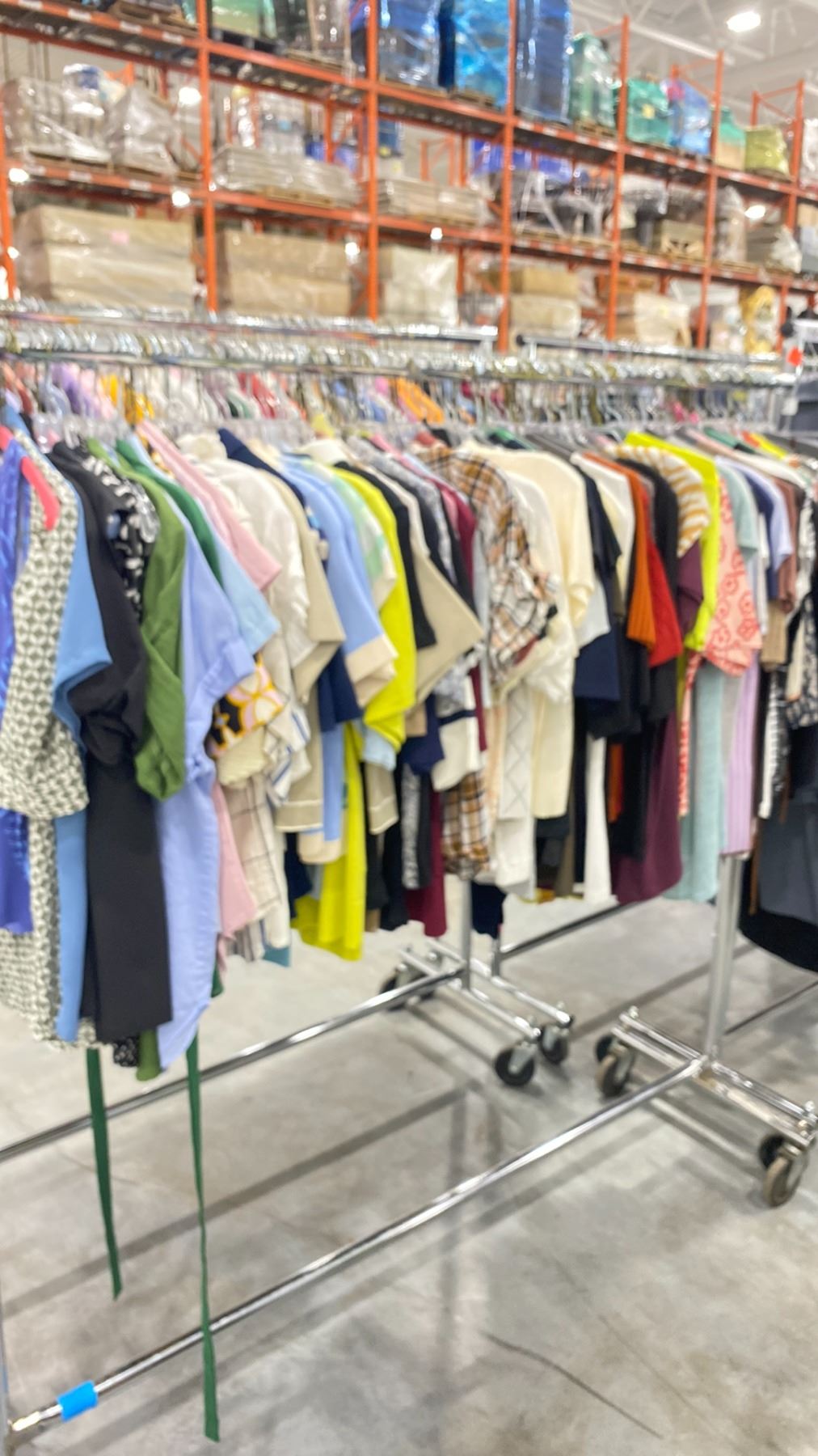 RACK OF ASSORTED WARDROBE CLOTHING *RACK INCLUDED & MUST BE TAKEN ...