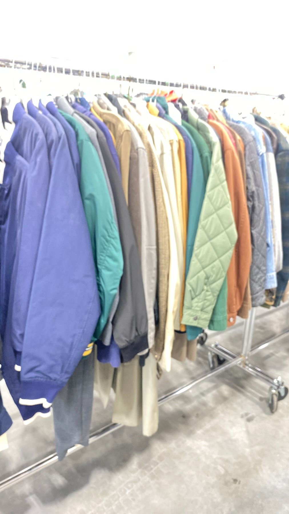 RACK OF ASSORTED WARDROBE CLOTHING *RACK INCLUDED & MUST BE TAKEN ...